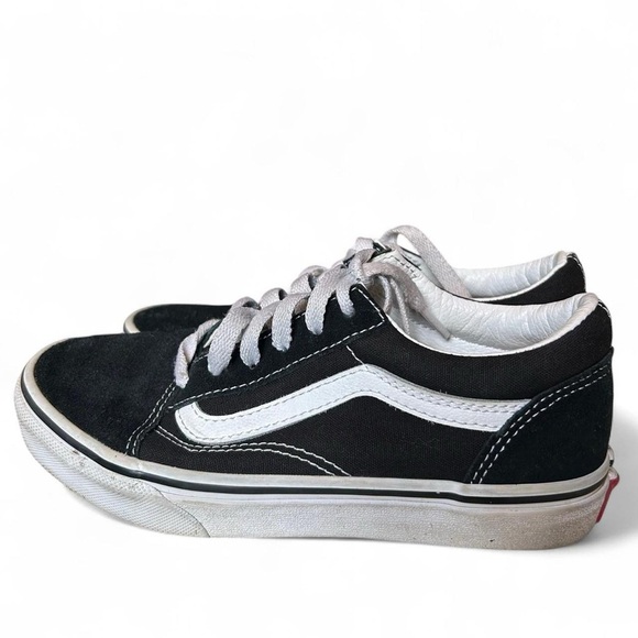 Kids- Black and White Vans Old Skool Shoes/ size 3 - Picture 3 of 7